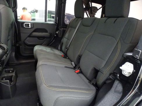 Used 2024 Jeep Wrangler Sahara image 11