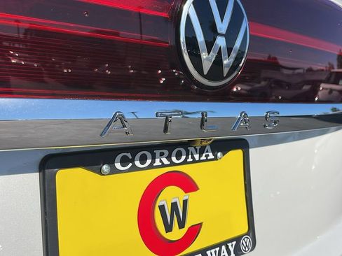 New 2026 Volkswagen Atlas Cross Sport SE image 28