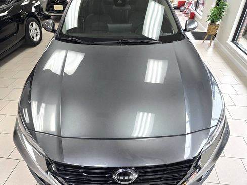 Used 2023 Nissan Altima 2.5 SV w/ SV Premium Package FWD image 5