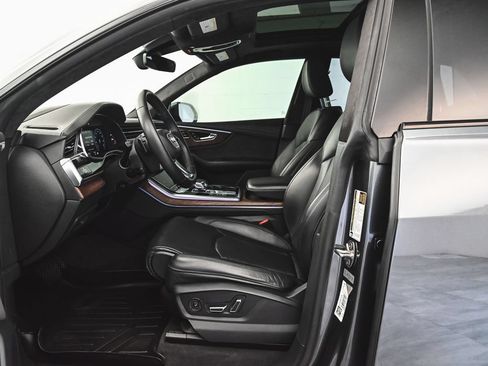 Used 2020 Audi Q8 Prestige AWD/4WD image 33