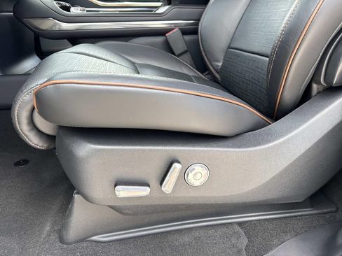 New 2026 Lincoln Navigator Black Label AWD/4WD image 23
