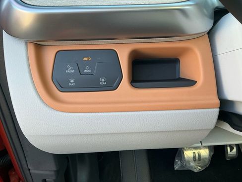 New 2025 Volkswagen ID. Buzz Pro S Plus image 22