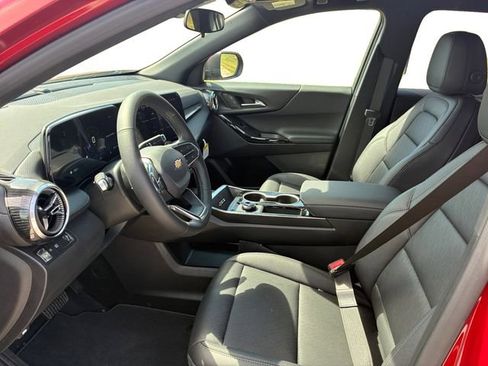 New 2026 Chevrolet Equinox LT w/ Convenience Package II FWD image 11