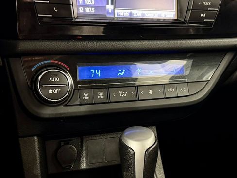 Used 2014 Toyota Corolla L image 20