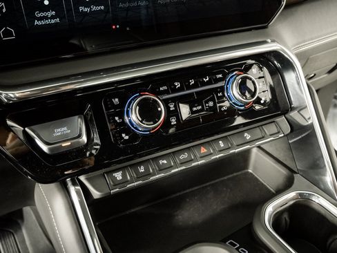 Used 2025 GMC Sierra 2500 Denali Ultimate w/ Max Trailering Package image 17