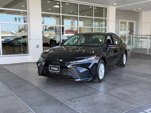New 2026 Toyota Camry LE FWD image 2