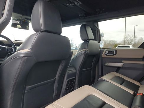 Certified 2023 Ford Bronco Wildtrak image 9