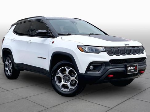 Used 2022 Jeep Compass Trailhawk AWD/4WD image 3