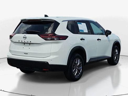 Used 2024 Nissan Rogue S FWD image 6