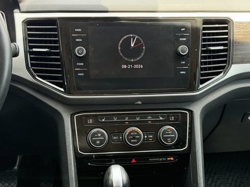 Used 2023 Volkswagen Atlas SE w/ Black Wheel Package FWD image 16