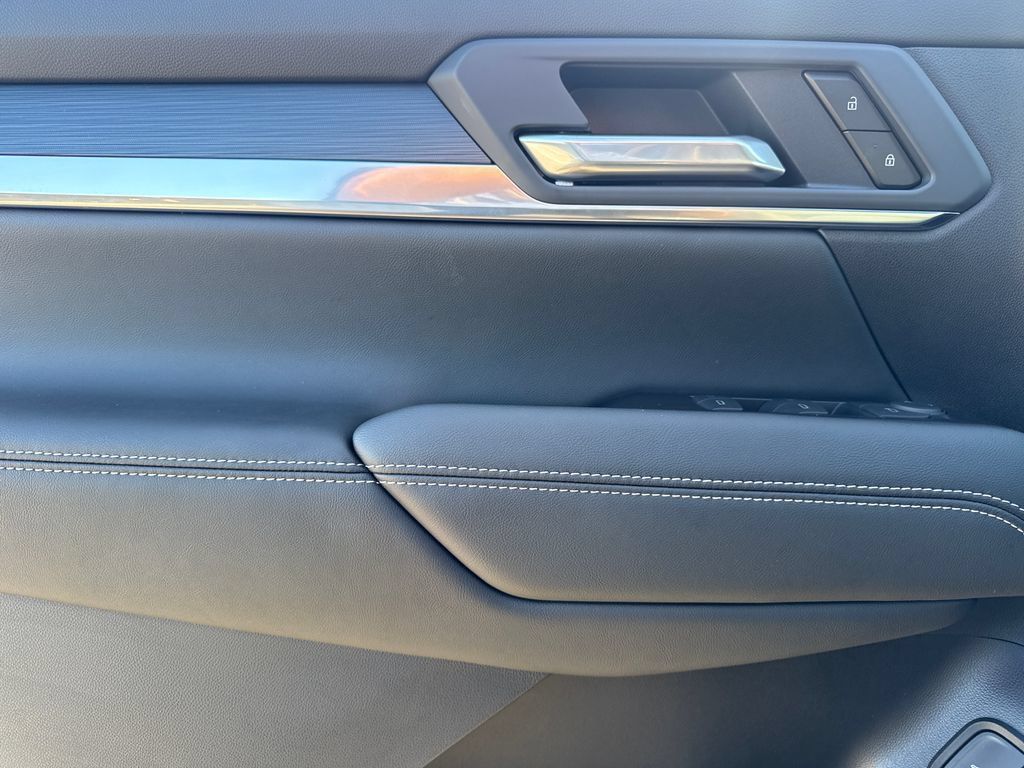 New 2027 GMC Terrain Elevation w/ Elevation Premium Package FWD image 16