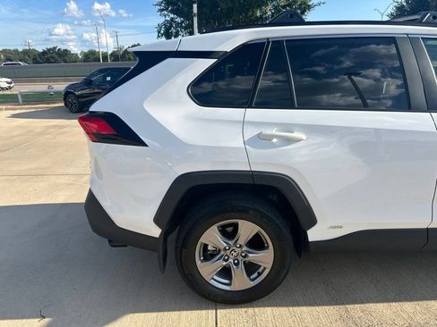 Used 2025 Toyota RAV4 XLE w/ Weather Package AWD/4WD image 12