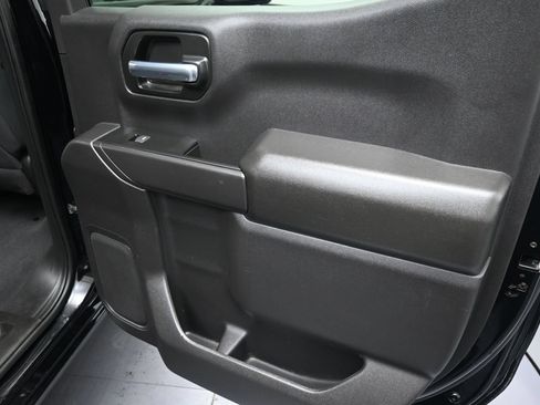 Used 2025 Chevrolet Silverado 1500 Custom Trail Boss AWD/4WD image 25