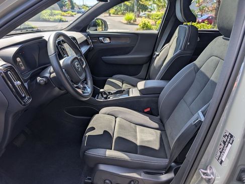 Used 2023 Volvo XC40 Recharge Ultimate AWD/4WD image 9