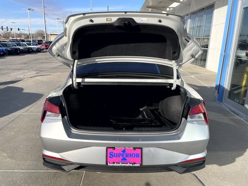 Used 2023 Hyundai Elantra SEL image 9