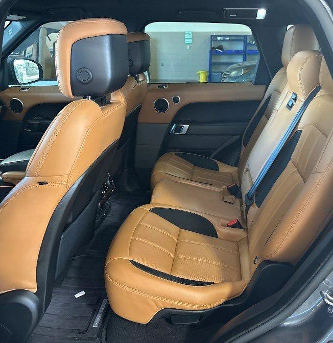 Used 2018 Land Rover Range Rover Sport SE AWD/4WD image 5
