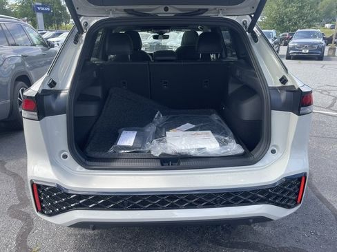 New 2026 Volkswagen Tiguan SE R-Line AWD/4WD image 9