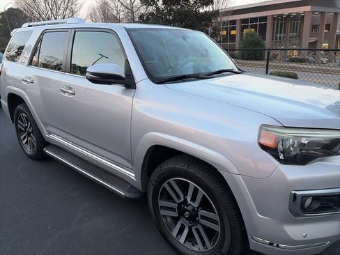 Used 2014 Toyota 4Runner Limited image 8