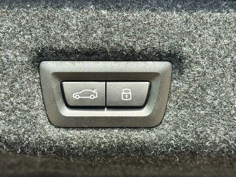 Used 2025 BMW 530i image 13