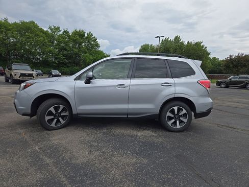 Used 2018 Subaru Forester 2.5i Limited AWD/4WD image 9