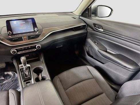 Used 2025 Nissan Altima 2.5 SV AWD/4WD image 25