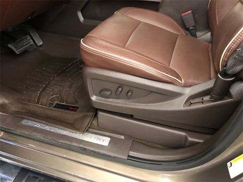 Used 2015 Chevrolet Silverado 1500 High Country image 16