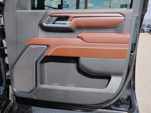 Used 2024 GMC Sierra 2500 Denali Ultimate w/ Max Trailering Package image 42