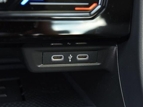 New 2026 Volkswagen Jetta SE FWD image 16