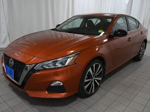 Used 2020 Nissan Altima 2.5 SR w/ Premium Package image 16