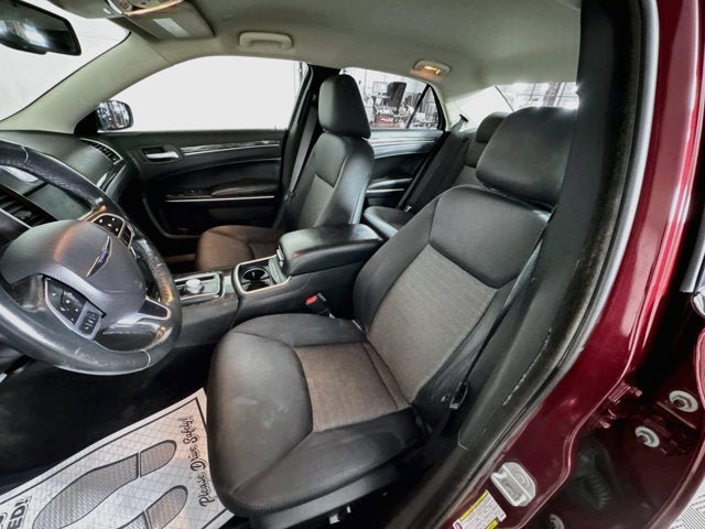 Used 2019 Chrysler 300 Touring w/ Driver Convenience Group AWD/4WD image 16