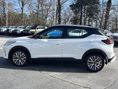 Used 2023 Nissan Kicks SV image 19