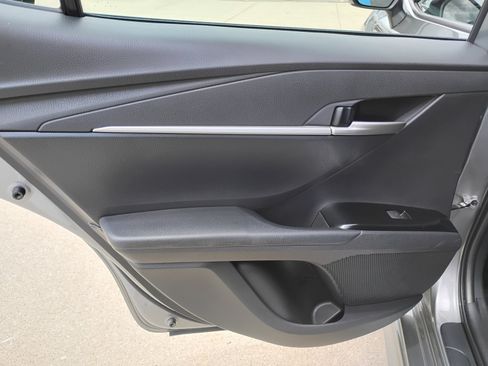 Used 2025 Toyota Camry SE FWD image 16