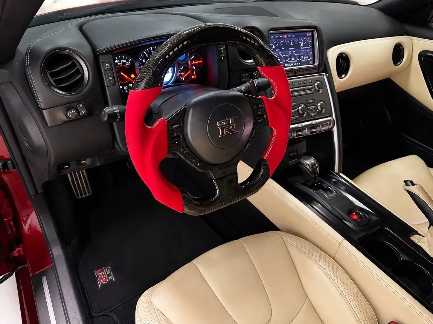 Used 2015 Nissan GT-R Premium AWD/4WD image 8