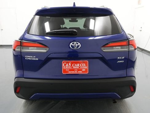 Used 2022 Toyota Corolla Cross XLE w/ Convenience Package AWD/4WD image 8