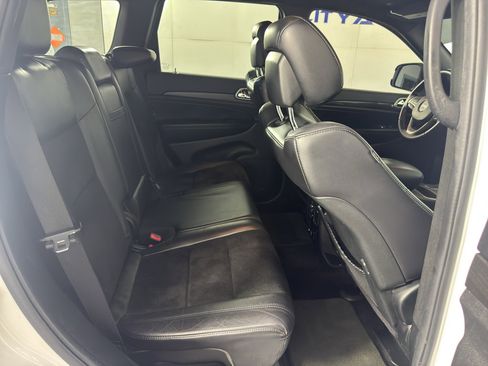 Used 2018 Jeep Grand Cherokee Altitude image 38