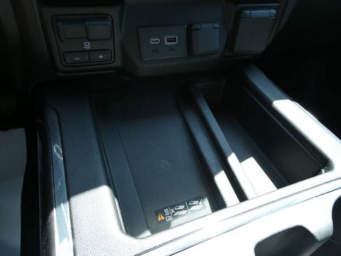 Certified 2020 Chevrolet Silverado 3500 LTZ w/ LTZ Premium Package AWD/4WD image 28