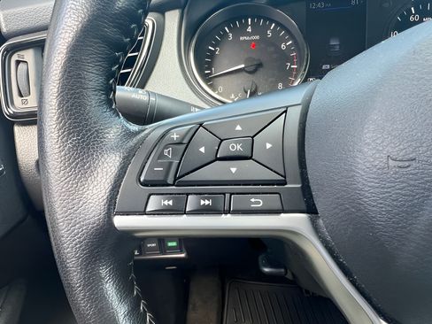Used 2020 Nissan Rogue SV w/ Premium Package AWD/4WD image 25