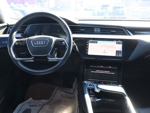 Used 2021 Audi e-tron Premium Plus w/ Premium Plus Package image 12