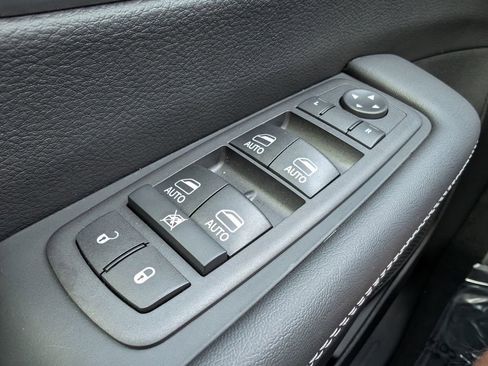 New 2026 Chrysler Pacifica Select image 36