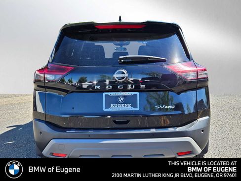 Used 2022 Nissan Rogue SV AWD/4WD image 4