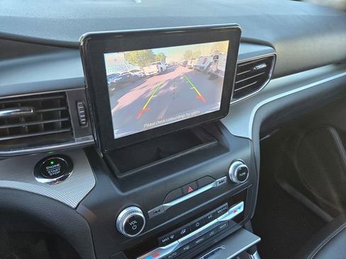 Used 2020 Ford Explorer XLT w/ Equipment Group 202A image 25