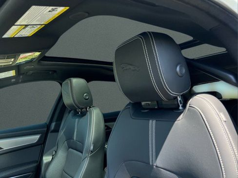 Used 2025 Jaguar F-PACE R-Dynamic S image 15