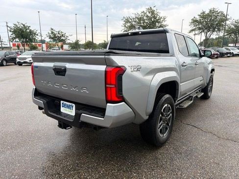 Used 2024 Toyota Tacoma TRD Sport RWD image 5
