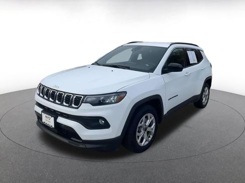 Used 2025 Jeep Compass Latitude image 7