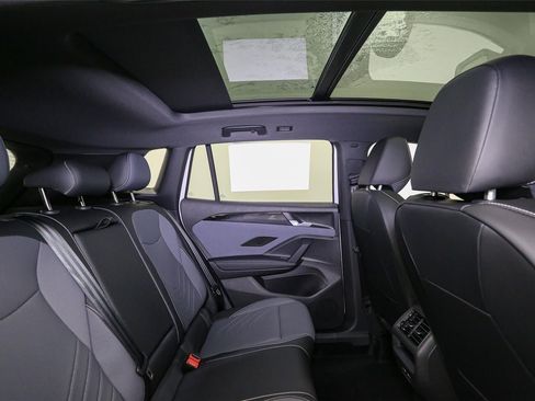 New 2026 Volkswagen Tiguan SE R-Line AWD/4WD image 19