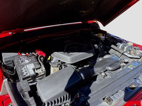 Used 2019 Jeep Wrangler Unlimited Sahara image 28