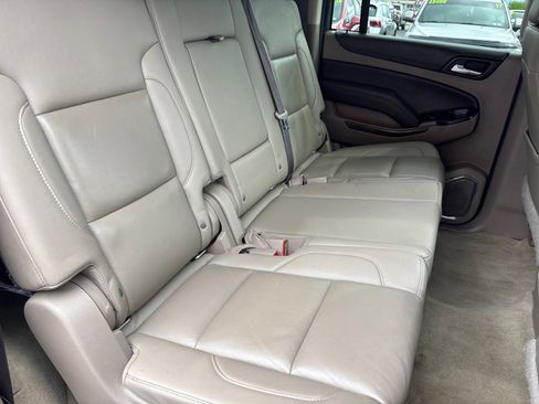 Used 2018 Chevrolet Suburban LT image 23