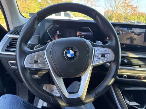 Used 2023 BMW X7 xDrive40i w/ Premium Package image 18