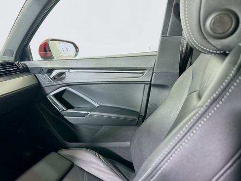 Used 2023 Audi Q3 2.0T Premium w/ Black Optic Sport Package image 24