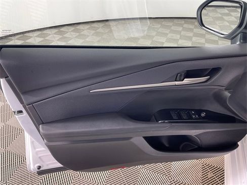 Used 2025 Toyota Camry SE w/ Multimedia Upgrade Package image 15